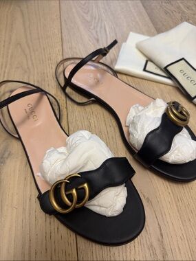 Gucci Black Leather GG Double G Open-Toe Flat Sandals with Gold Hardware
